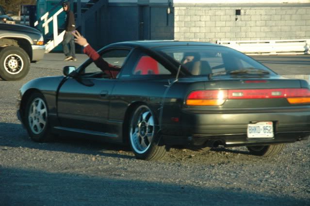 http://img.photobucket.com/albums/v117/ridepinktrucks/drifting%20nov%208th/DSC_0783.jpg