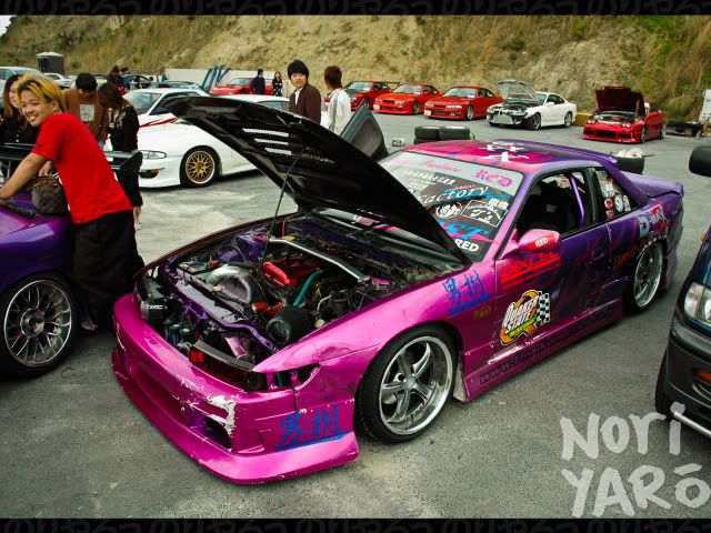 http://img.photobucket.com/albums/v117/ridepinktrucks/noriyaro_team_burst_nakamura_4by3.jpg