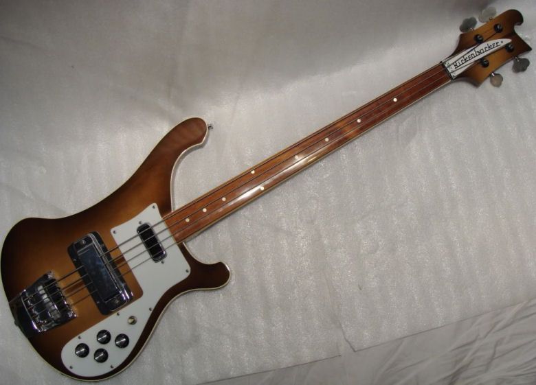 Bass Rickenbacker