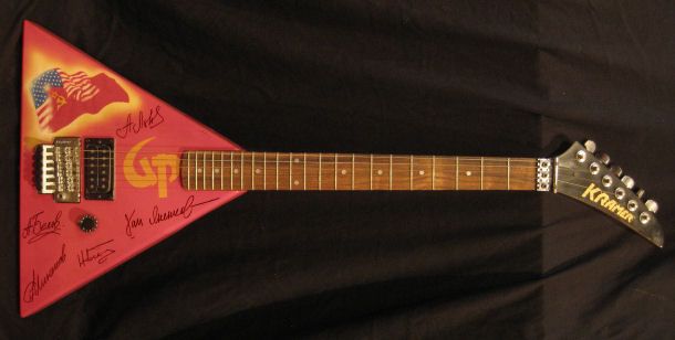 http://img.photobucket.com/albums/v118/turquoisemoleeater/guitars/Kramer_Gorky_Park.jpg~original