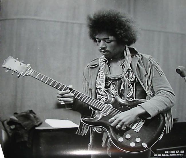 Jimi Hendrix plays the Acoustic Black Widow