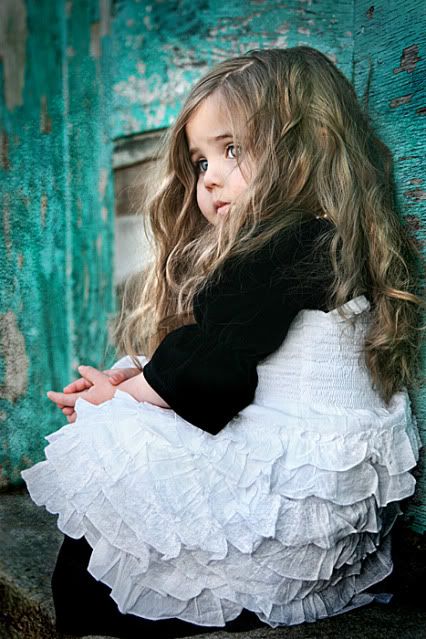 IMAGE: http://img.photobucket.com/albums/v119/rmr21/sdress2.jpg