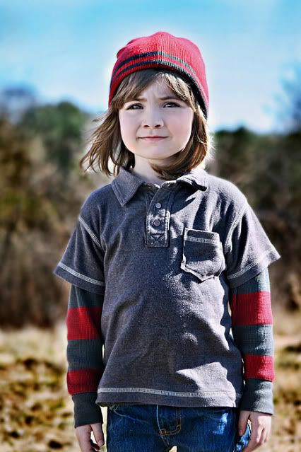 IMAGE: http://img.photobucket.com/albums/v119/rmr21/squint.jpg