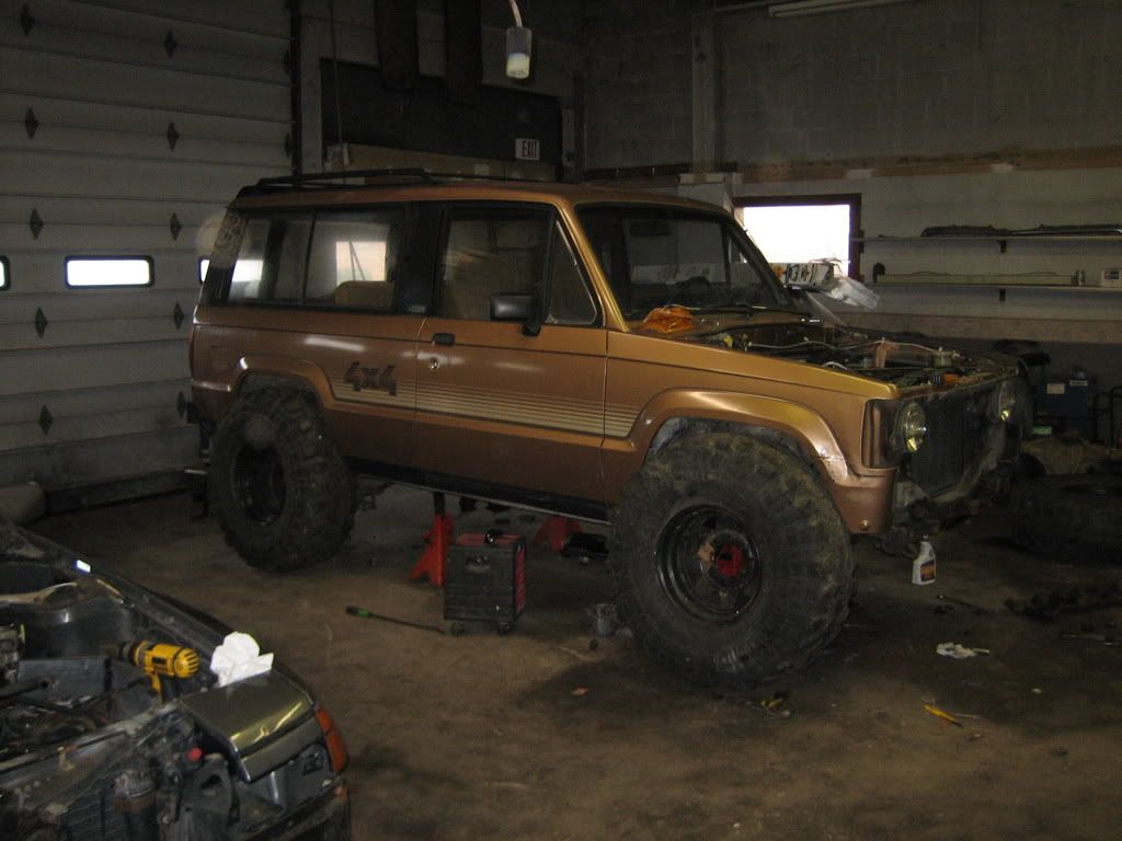 http://img.photobucket.com/albums/v123/gearhead313/Trooper/troopertires003.jpg