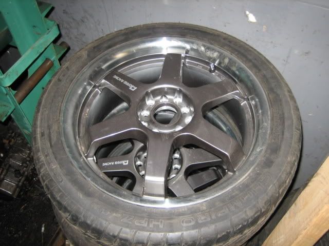 http://img.photobucket.com/albums/v123/gearhead313/for%20sale/wheels001.jpg