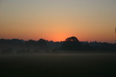 IMAGE: http://img.photobucket.com/albums/v123/tribander_3/Sunrises/IMG_1583.jpg