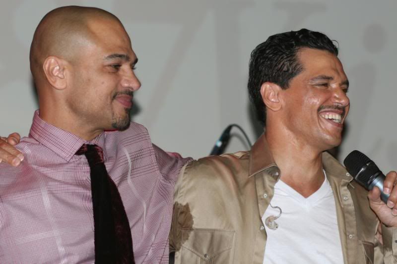 IMAGE: http://img.photobucket.com/albums/v125/ActorJLB/IMG_0050.jpg