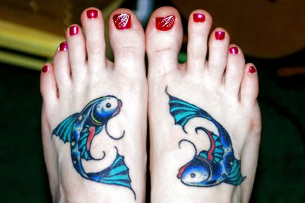 Label: pisces tattoo on 2 foot