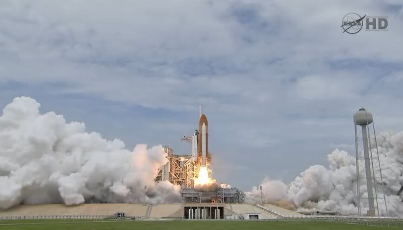 http://img.photobucket.com/albums/v126/CrazyCourier/STS-135AtlantisLaunch.jpg