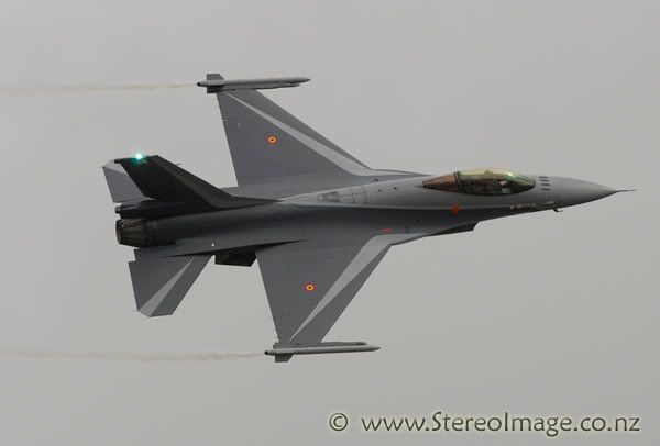 http://img.photobucket.com/albums/v128/chrisgee/Aviation/RIAT%202007%20-%20UK/Air%20Displays/_GEE2563copy.jpg