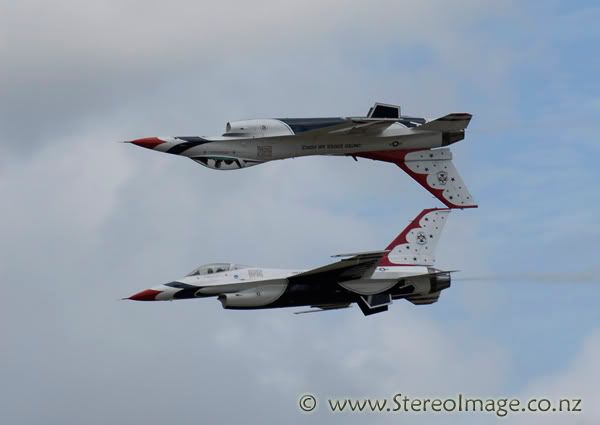 http://img.photobucket.com/albums/v128/chrisgee/Aviation/RIAT%202007%20-%20UK/Air%20Displays/_GEE3492copy.jpg