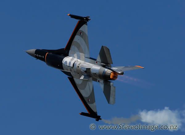 http://img.photobucket.com/albums/v128/chrisgee/Aviation/RIAT%202007%20-%20UK/Air%20Displays/_GEE4189copy.jpg