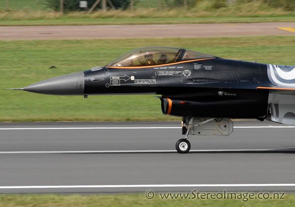 http://img.photobucket.com/albums/v128/chrisgee/Aviation/RIAT%202007%20-%20UK/Air%20Displays/_GEE4377copy.jpg