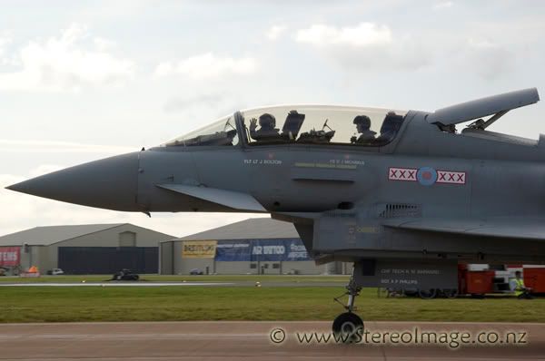 http://img.photobucket.com/albums/v128/chrisgee/Aviation/RIAT%202007%20-%20UK/Arrivals%20and%20Departures/_DSC2881copy.jpg