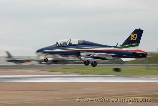 http://img.photobucket.com/albums/v128/chrisgee/Aviation/RIAT%202007%20-%20UK/Arrivals%20and%20Departures/_GEE0211copy.jpg