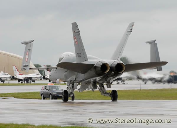 http://img.photobucket.com/albums/v128/chrisgee/Aviation/RIAT%202007%20-%20UK/Arrivals%20and%20Departures/_GEE0387copy.jpg