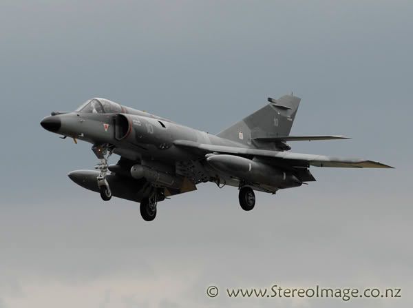 http://img.photobucket.com/albums/v128/chrisgee/Aviation/RIAT%202007%20-%20UK/Arrivals%20and%20Departures/_GEE0760copy.jpg