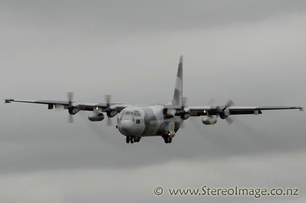 http://img.photobucket.com/albums/v128/chrisgee/Aviation/RIAT%202007%20-%20UK/Arrivals%20and%20Departures/_GEE0952copy.jpg
