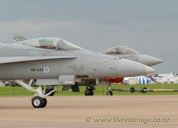 http://img.photobucket.com/albums/v128/chrisgee/Aviation/RIAT%202007%20-%20UK/Arrivals%20and%20Departures/_GEE1831copy.jpg