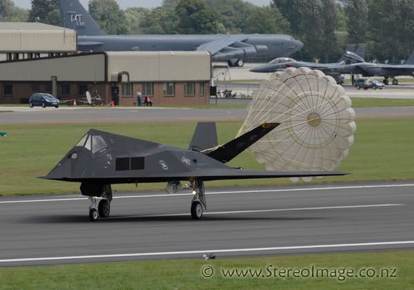 http://img.photobucket.com/albums/v128/chrisgee/Aviation/RIAT%202007%20-%20UK/Arrivals%20and%20Departures/_GEE3328copy.jpg