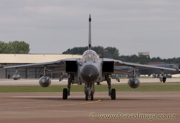 http://img.photobucket.com/albums/v128/chrisgee/Aviation/RIAT%202007%20-%20UK/Arrivals%20and%20Departures/_GEE4511copy.jpg