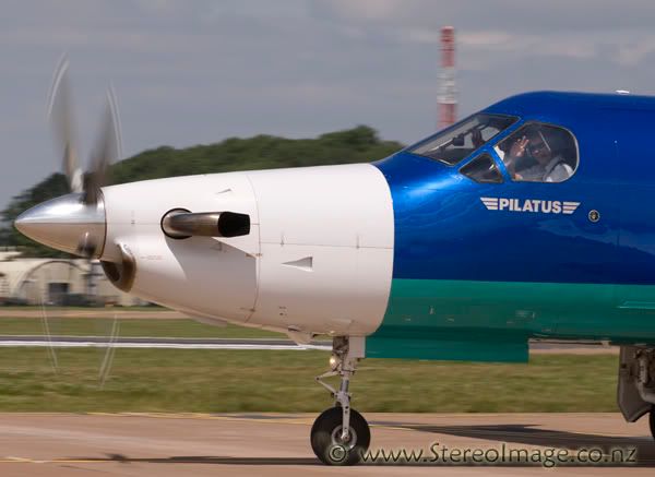 http://img.photobucket.com/albums/v128/chrisgee/Aviation/RIAT%202007%20-%20UK/Arrivals%20and%20Departures/_GEE4736copy.jpg