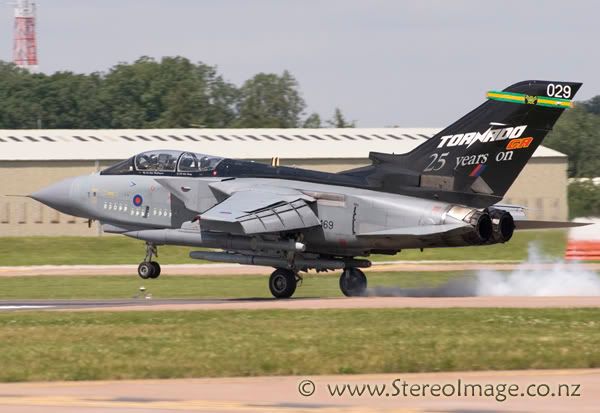 http://img.photobucket.com/albums/v128/chrisgee/Aviation/RIAT%202007%20-%20UK/Arrivals%20and%20Departures/_GEE4789copy.jpg