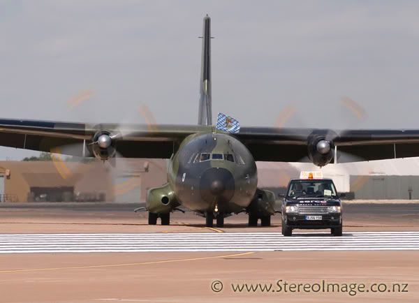 http://img.photobucket.com/albums/v128/chrisgee/Aviation/RIAT%202007%20-%20UK/Arrivals%20and%20Departures/_GEE5047copy.jpg