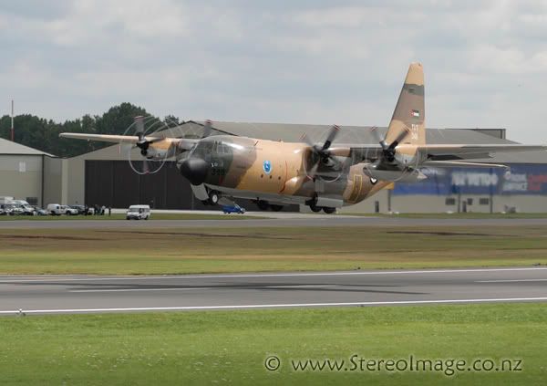 http://img.photobucket.com/albums/v128/chrisgee/Aviation/RIAT%202007%20-%20UK/Arrivals%20and%20Departures/_GEE7299copy.jpg