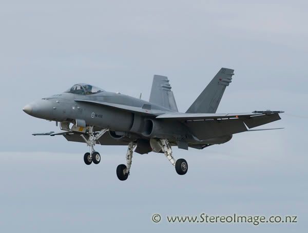 http://img.photobucket.com/albums/v128/chrisgee/Aviation/RIAT%202007%20-%20UK/Arrivals%20and%20Departures/_GEE7922copy.jpg