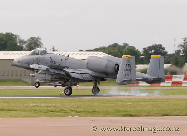 http://img.photobucket.com/albums/v128/chrisgee/Aviation/RIAT%202007%20-%20UK/Arrivals%20and%20Departures/_GEE8106copy.jpg