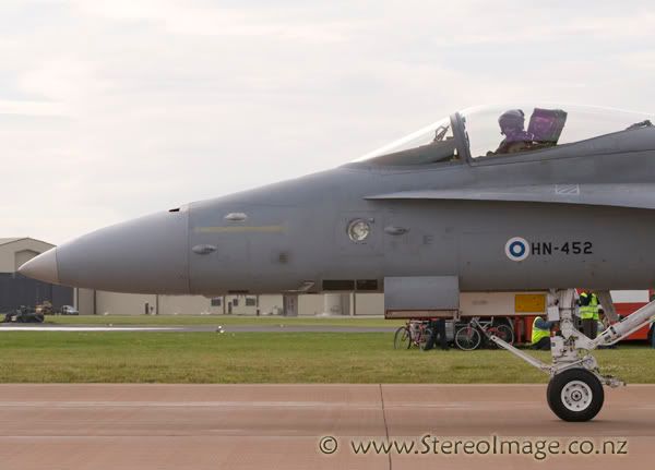 http://img.photobucket.com/albums/v128/chrisgee/Aviation/RIAT%202007%20-%20UK/Arrivals%20and%20Departures/_GEE8190copy.jpg