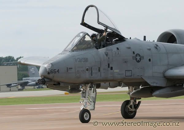 http://img.photobucket.com/albums/v128/chrisgee/Aviation/RIAT%202007%20-%20UK/Arrivals%20and%20Departures/_GEE8228copy.jpg