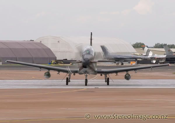 http://img.photobucket.com/albums/v128/chrisgee/Aviation/RIAT%202007%20-%20UK/Arrivals%20and%20Departures/_GEE8289copy.jpg