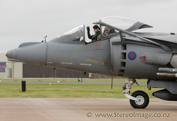 http://img.photobucket.com/albums/v128/chrisgee/Aviation/RIAT%202007%20-%20UK/Arrivals%20and%20Departures/_GEE8750copy.jpg