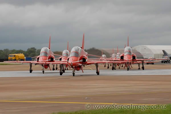 http://img.photobucket.com/albums/v128/chrisgee/Aviation/RIAT%202007%20-%20UK/Arrivals%20and%20Departures/_GEE9422copy.jpg
