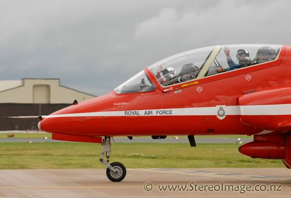 http://img.photobucket.com/albums/v128/chrisgee/Aviation/RIAT%202007%20-%20UK/Arrivals%20and%20Departures/_GEE9451copy.jpg