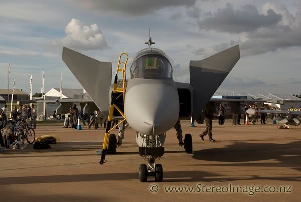 http://img.photobucket.com/albums/v128/chrisgee/Aviation/RIAT%202007%20-%20UK/Static%20Displays/_DSC3528copy.jpg