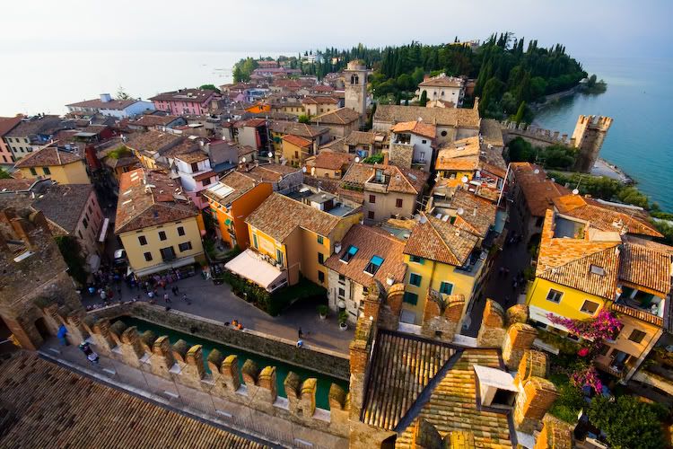 IMAGE: http://img.photobucket.com/albums/v129/soybomb/IMG_8937.jpg