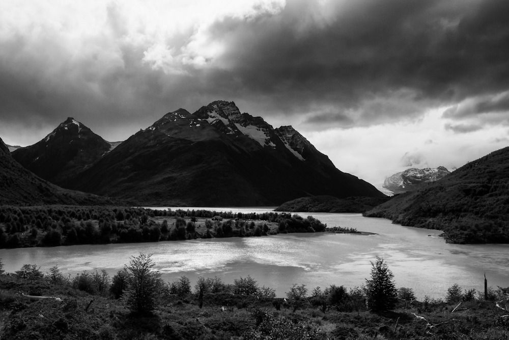 IMAGE: http://img.photobucket.com/albums/v129/soybomb/campdickson-bw_1000.jpg