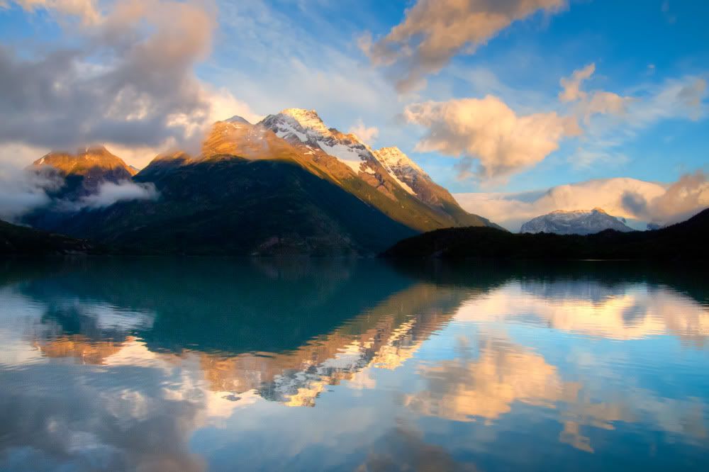 IMAGE: http://img.photobucket.com/albums/v129/soybomb/sunrise-Edit-3.jpg