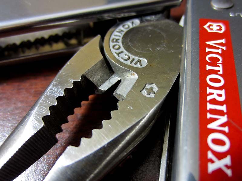 IMAGE: http://img.photobucket.com/albums/v130/GaryWGraley/300HS/Misc/Swiss_tool.jpg