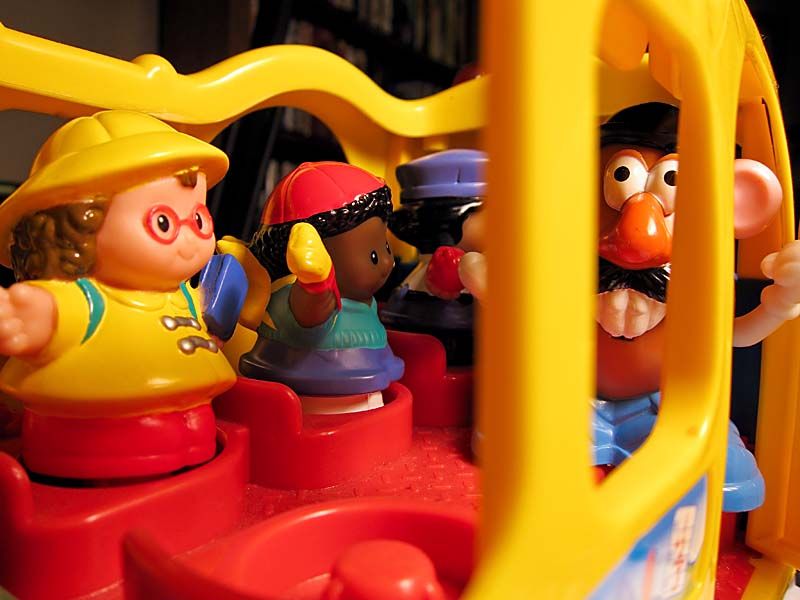 IMAGE: http://img.photobucket.com/albums/v130/GaryWGraley/S90/Misc/bus_ride.jpg