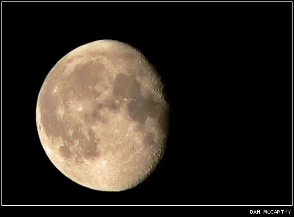 http://img.photobucket.com/albums/v130/Nytmair/photonew/moonalmostfull.jpg