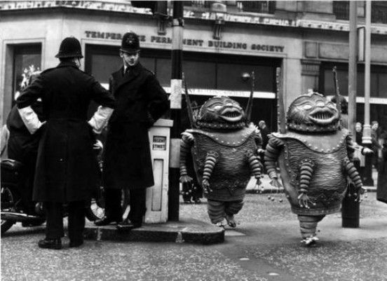 bobbies%20aliens.jpg
