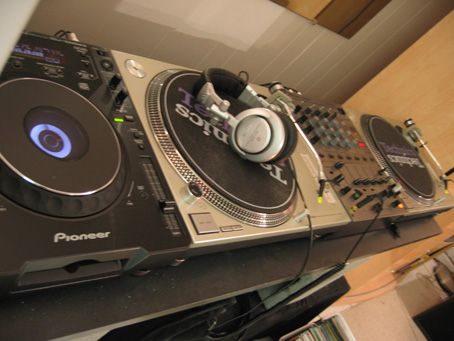 djequip2.jpg