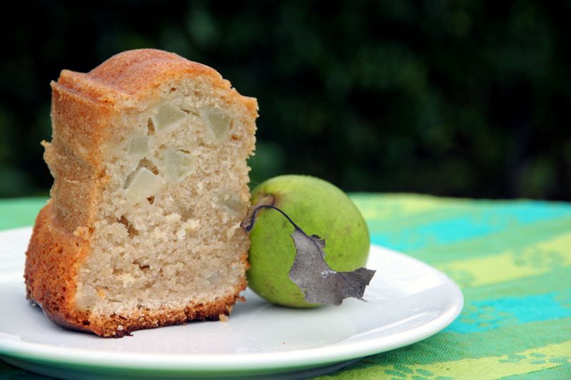 pearbundtcake2.jpg