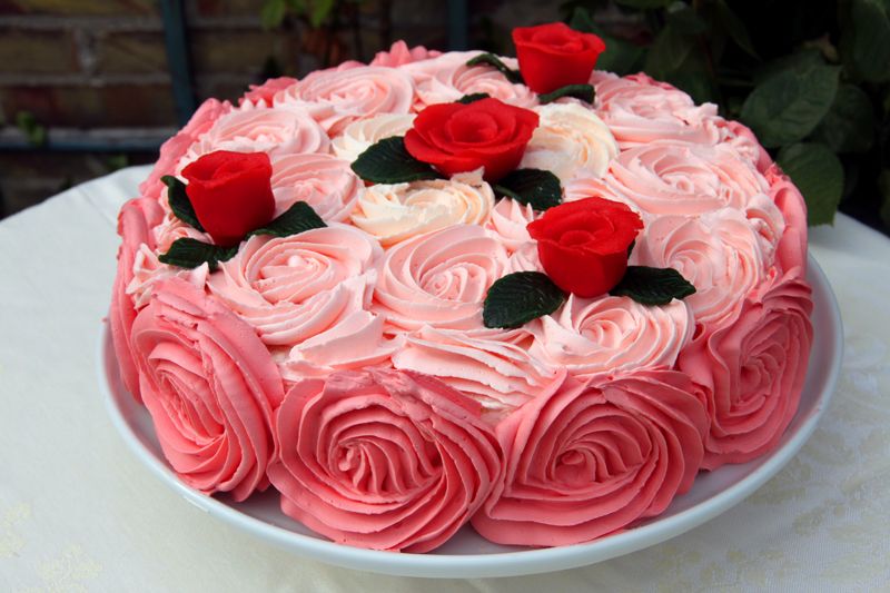 rosecake2.jpg