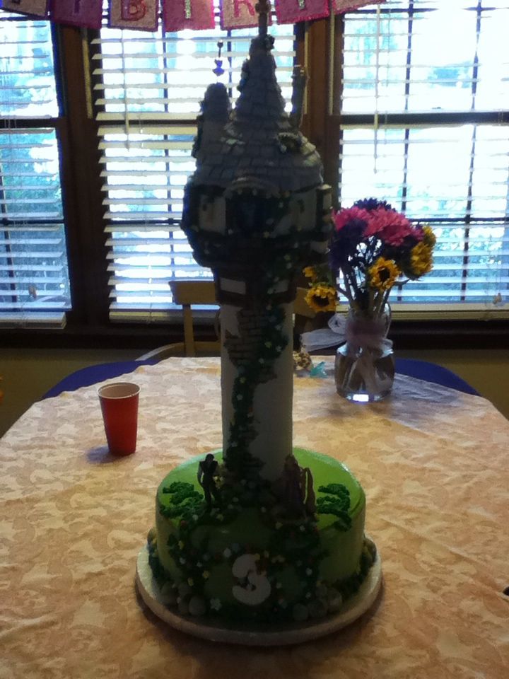 Amazing Tangled Rapunzel's tower birthday cake