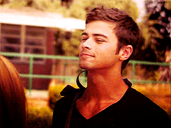 photo tumblr_mb8zkkWe5w1rtmwjx_zpsf8773019.gif